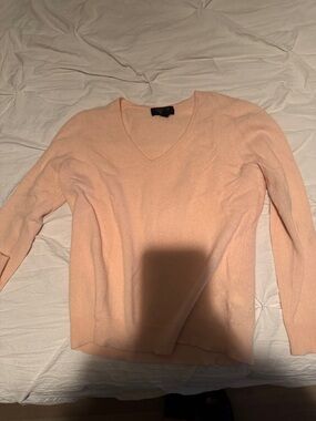 Vince V-Neck Sweater in Soft Peach